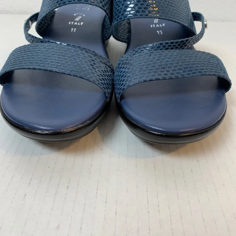 Italian Shoemakers Blue Wedge Sandal Womens Size 11 Navy Snake Reptile Print